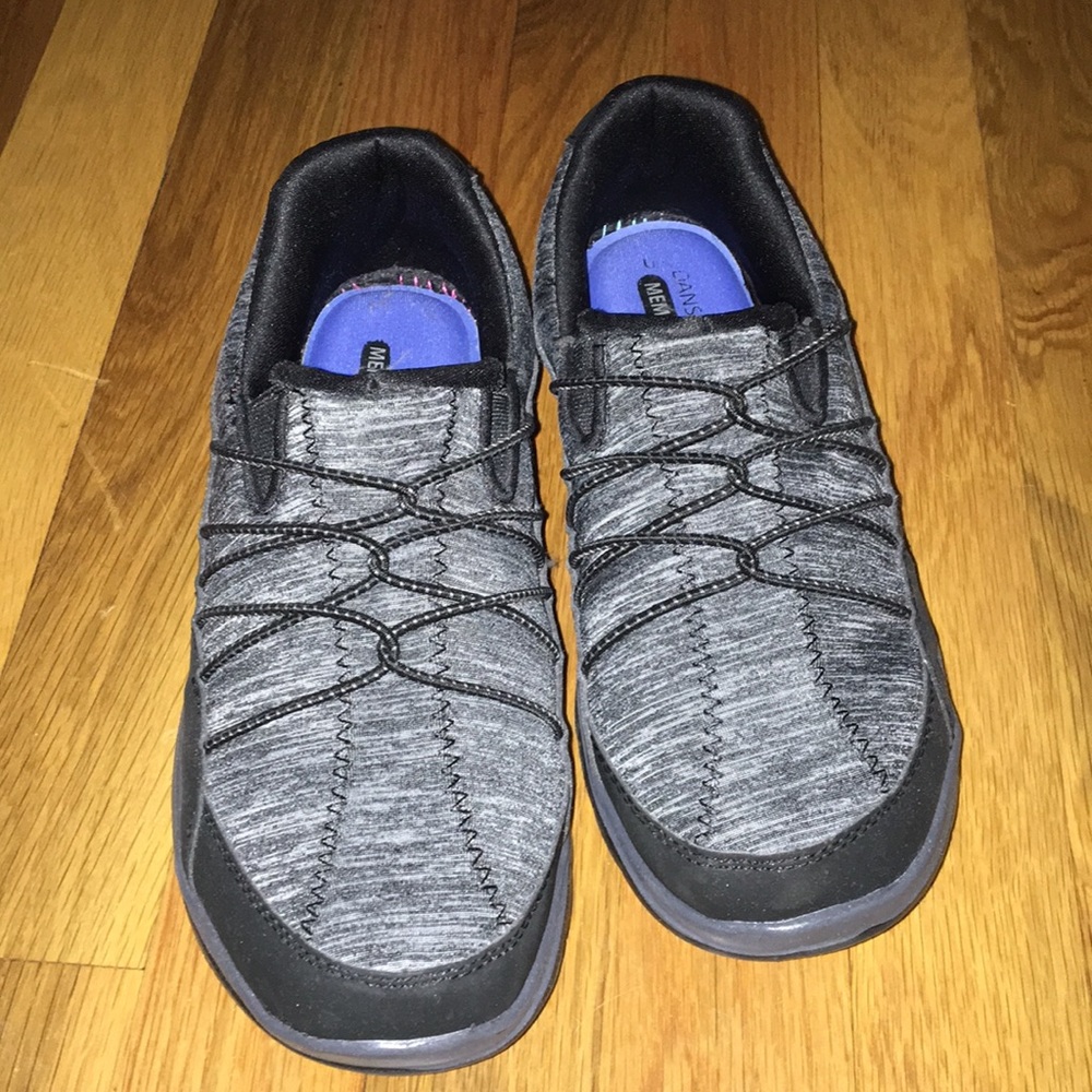 Women’s shoes